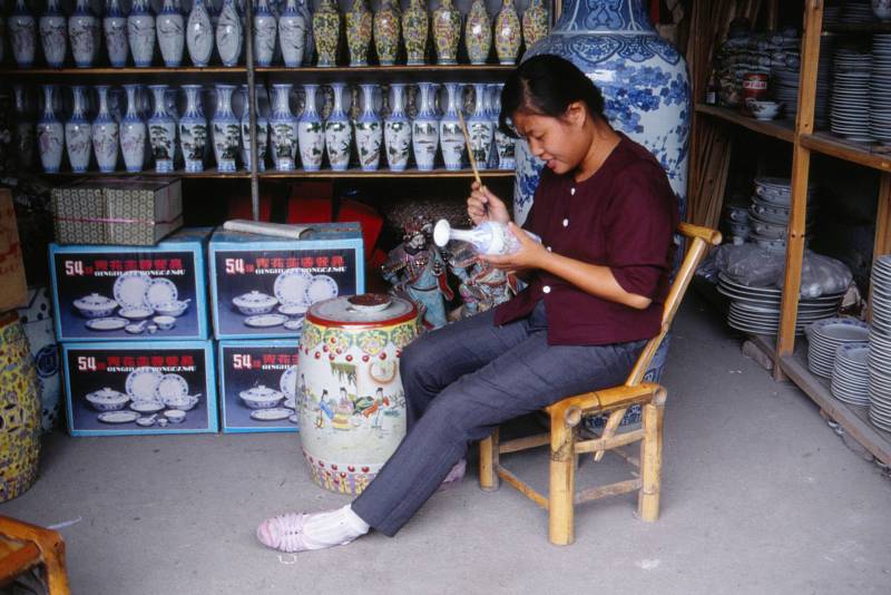 Night market eggshell porcelain decorating